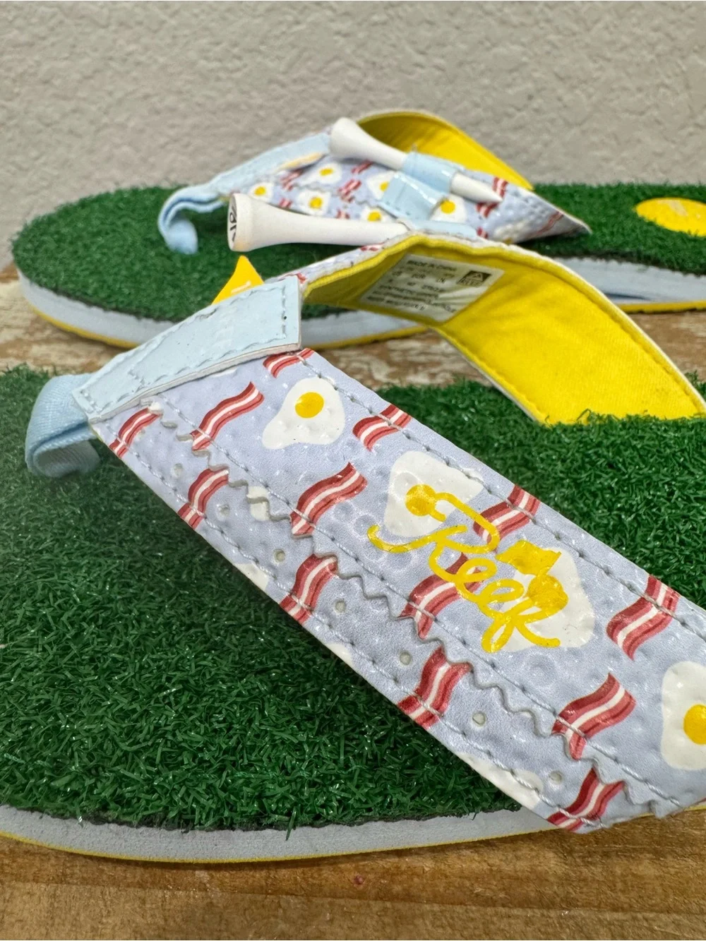 Reef Mulligan Breakfast Golf  Bottle Opener Flip Flops Men Size 9 NEW